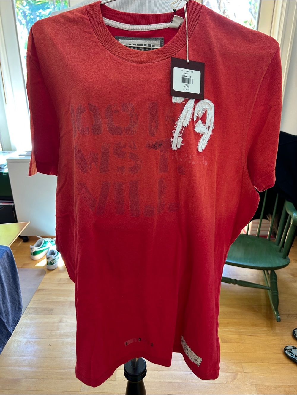 Ruehl No.925 Red Short Sleeve Graphic Tee